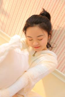 给一个姑娘开了包